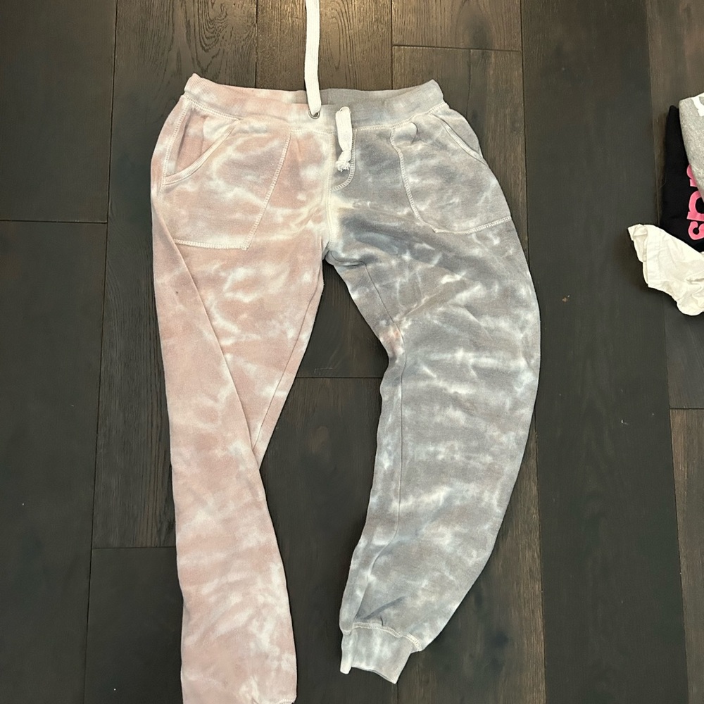 Cutest tie dye sweats!